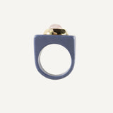 anillo gris grande con piedra natural