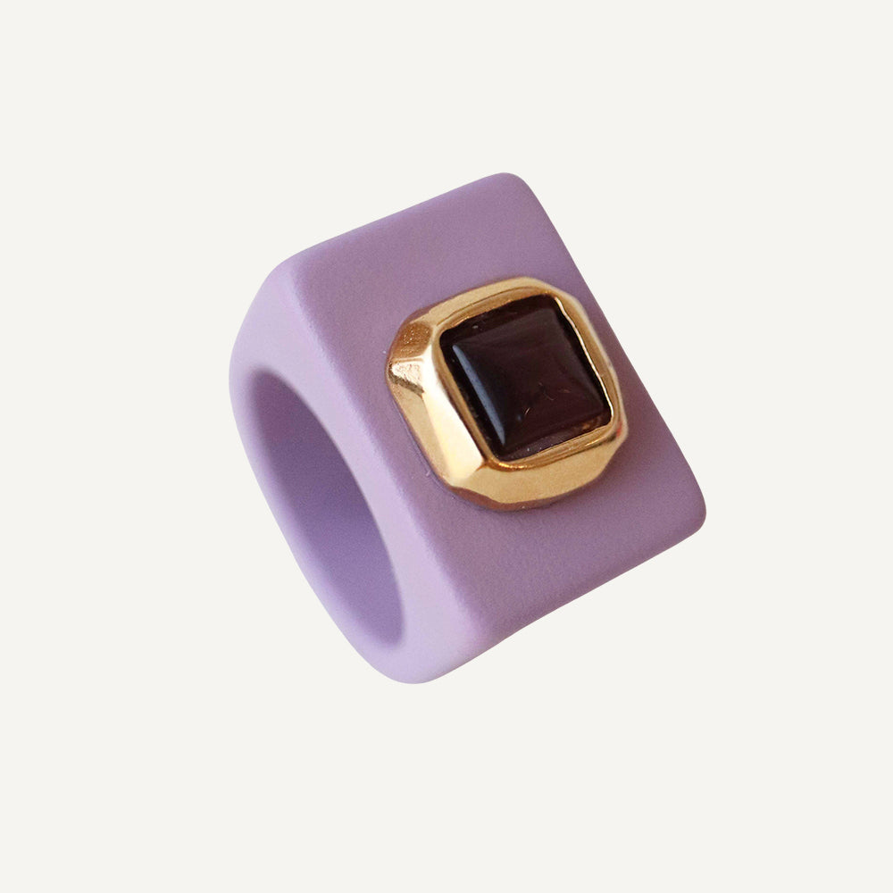 Anillo mujer color lavanda con selenita