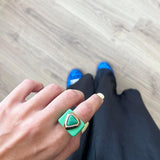 Anillo para mujer grande color verde con piedra amazonita verde