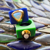 Grande bague verte avec porcelaine blanche