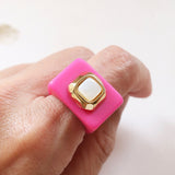 Anillo fucsia con piedra natural Madreperla