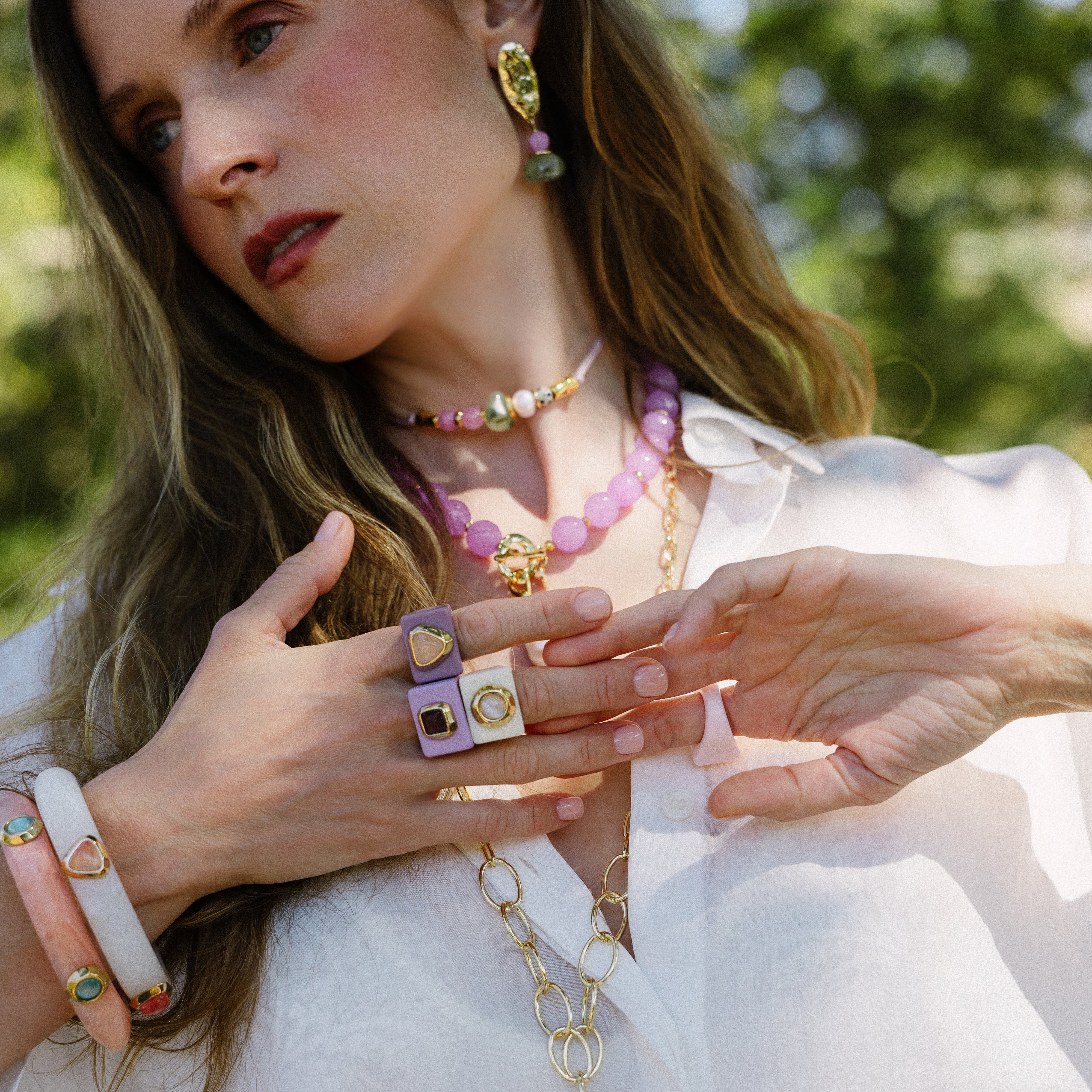 BAVARO earrings in blue and honey, natural stones and gold plating, handmade in Murcia