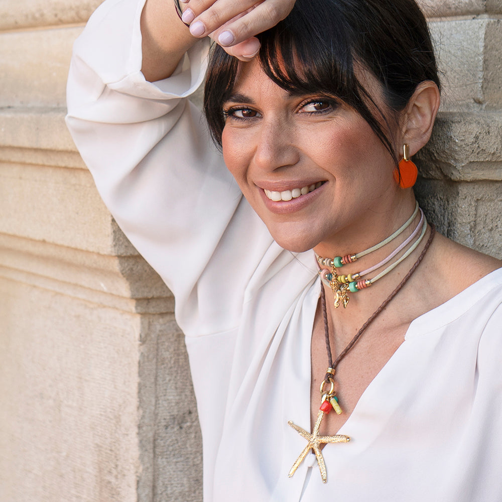 Collar largo ajustable para mujer con piedras naturales y estrella dorada