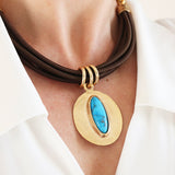 Collar corto para mujer con cordón y cadena con pieza turquesa