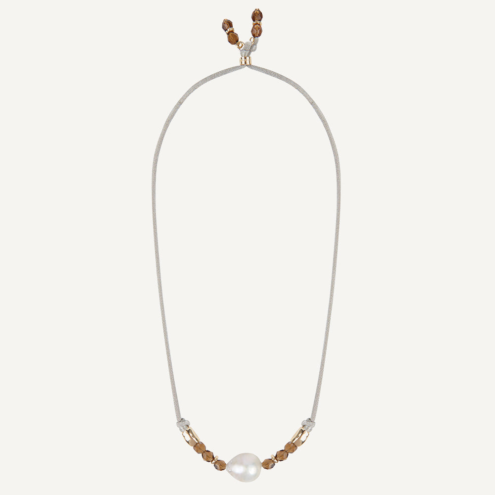 collar de cordón, cristales y perla