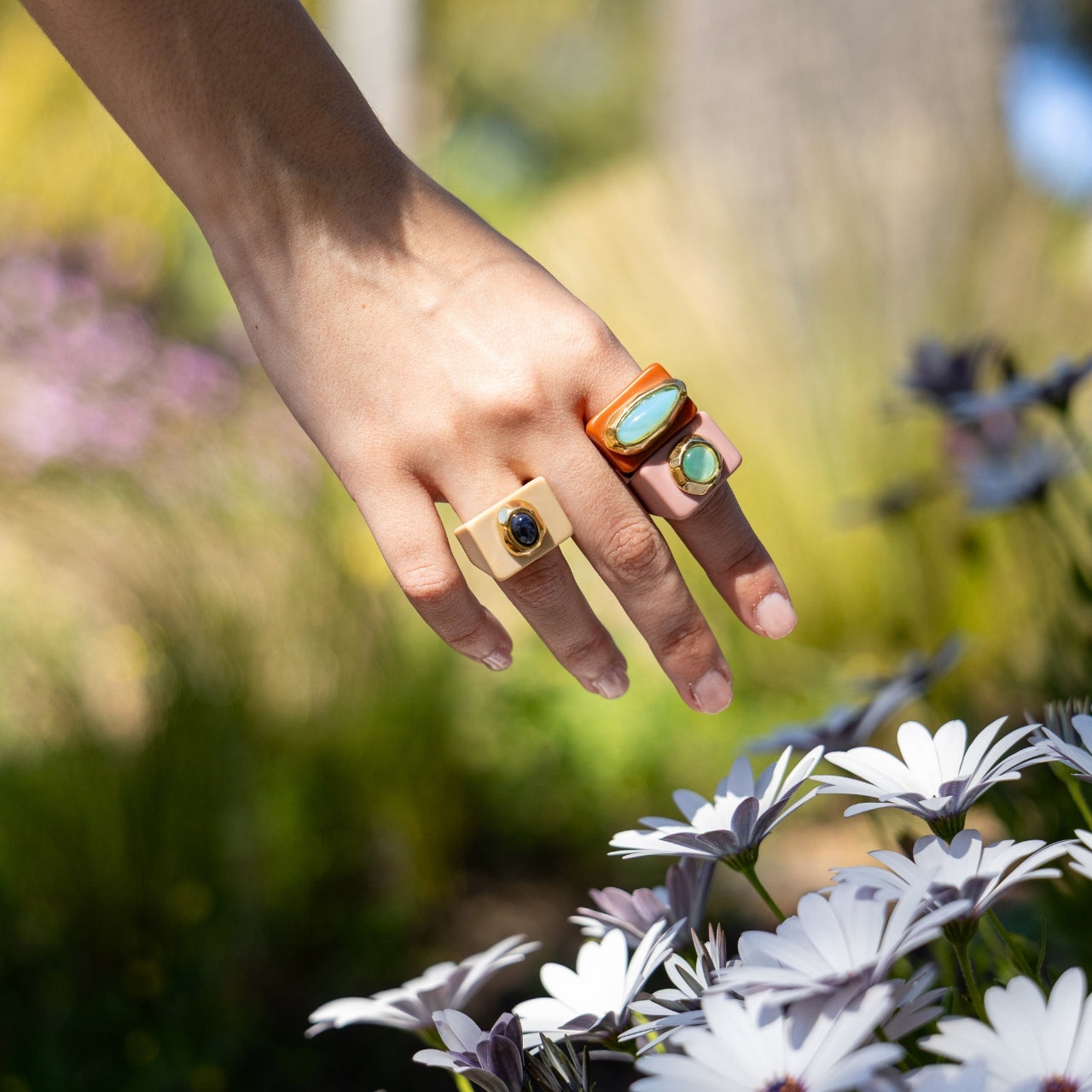 Anillo mujer rosa viejo con selenita aguamarina