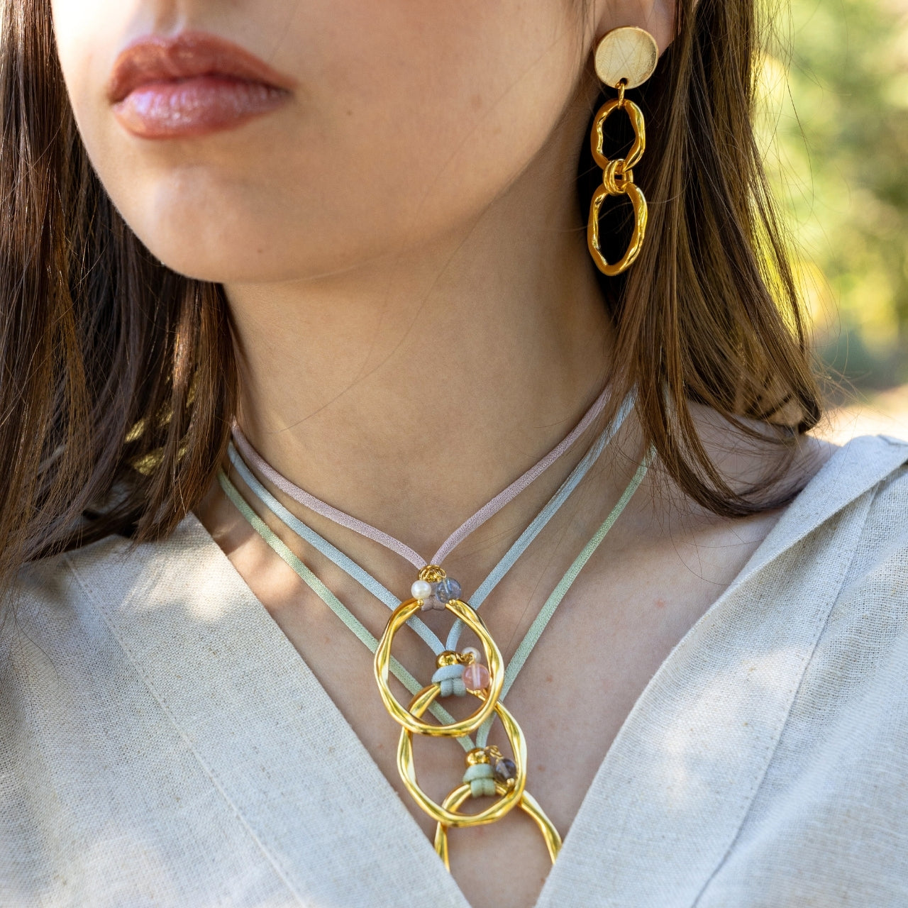 Pendientes dorados OVLO