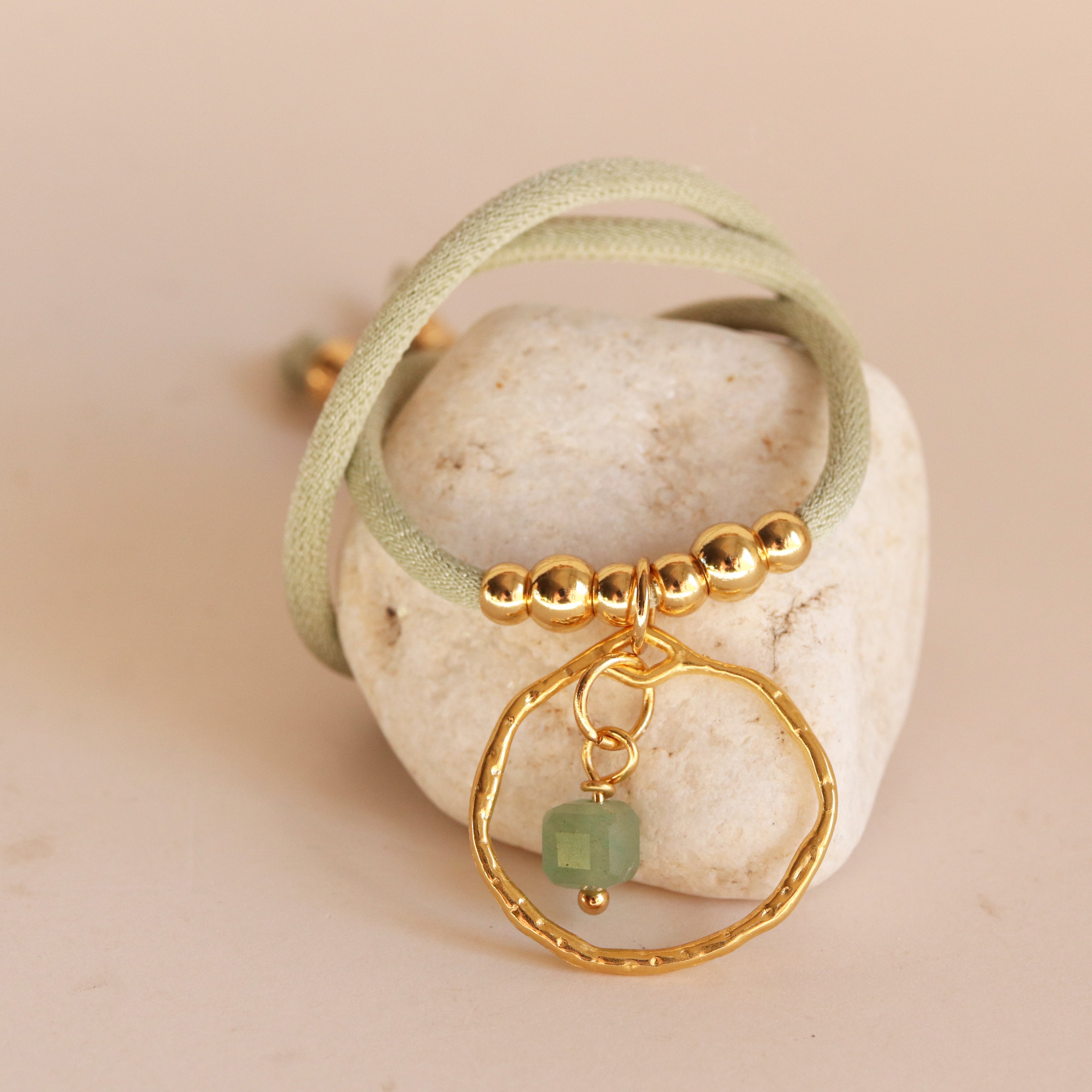 Collar NYAMAN Miz color mint con piedras naturales
