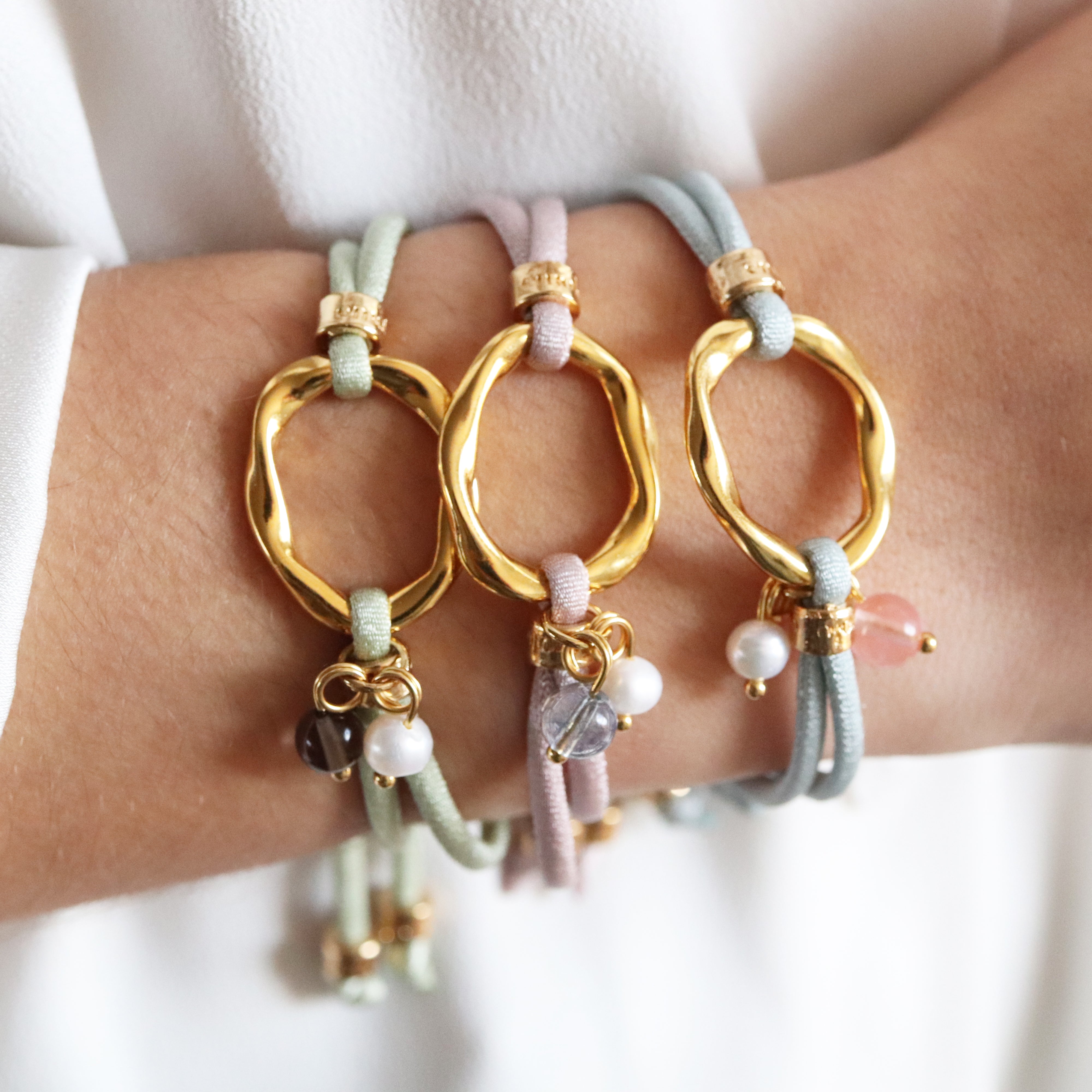 Pendientes dorados OVLO