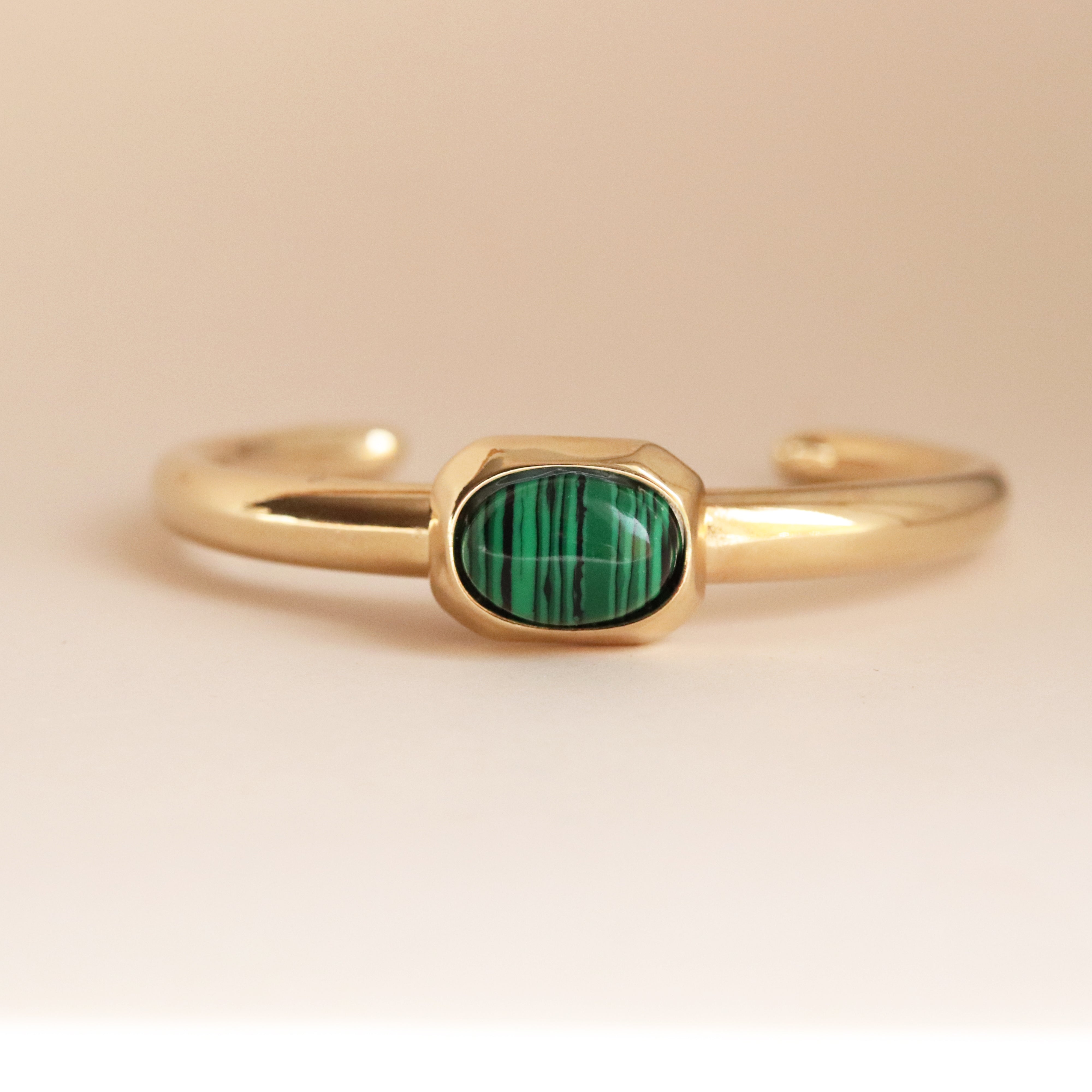 Adjustable OVLO bracelet with natural stones