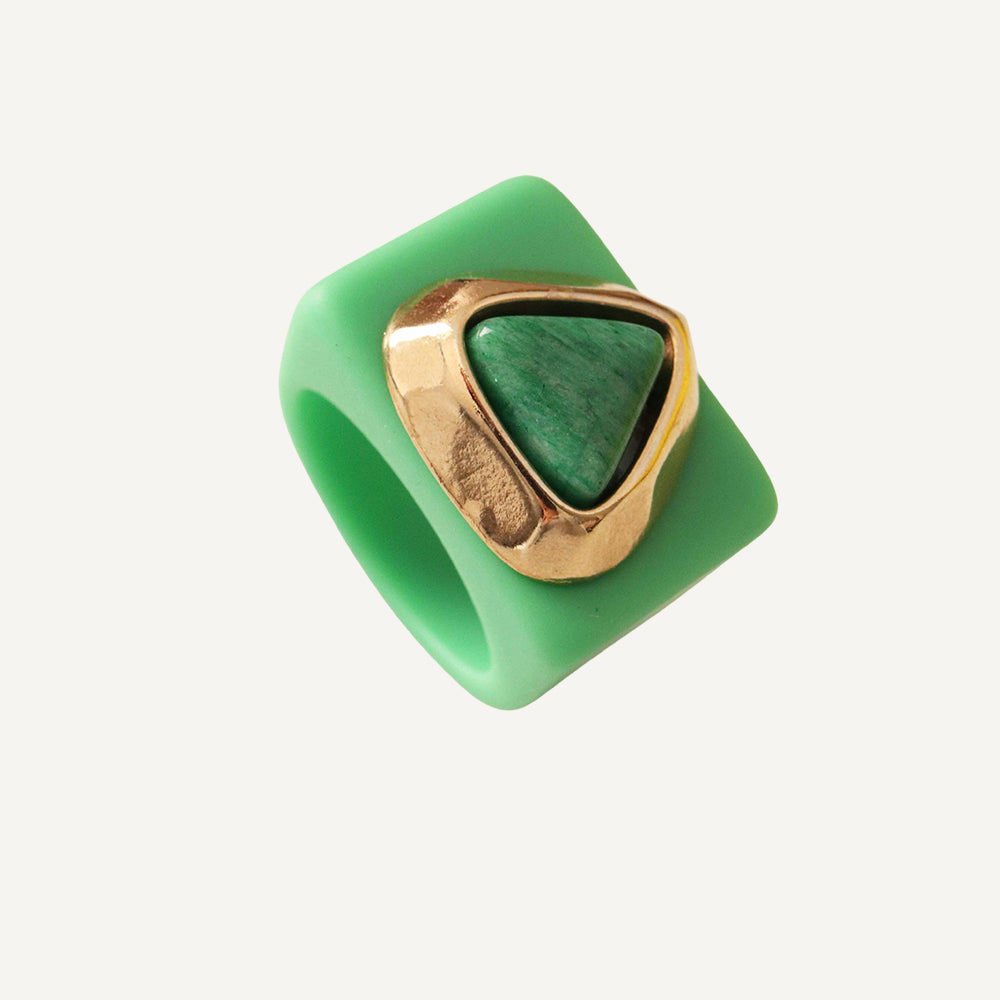 Anillo para mujer grande color verde con piedra amazonita verde