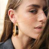 Pendientes dorados con cierre a presión para mujer