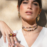 Pendientes largos dorados para mujer con cierre a presión