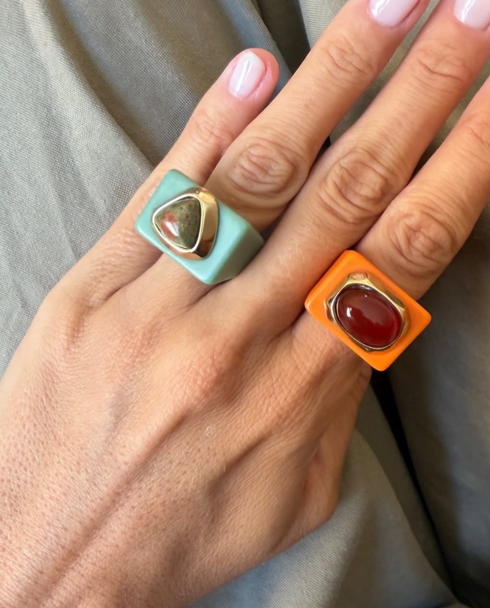 Anello da donna a forma di zucca con agata color miele