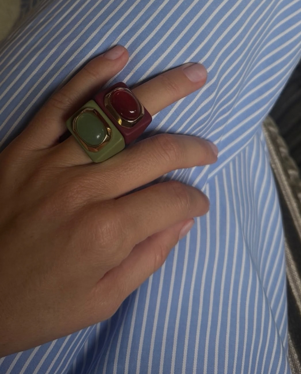 Anillo mujer burdeos con ágata miel