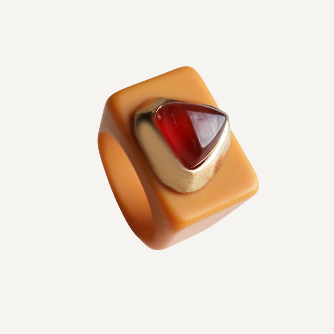 Anillo grande color mostaza con agata roja-anillo-Émolo