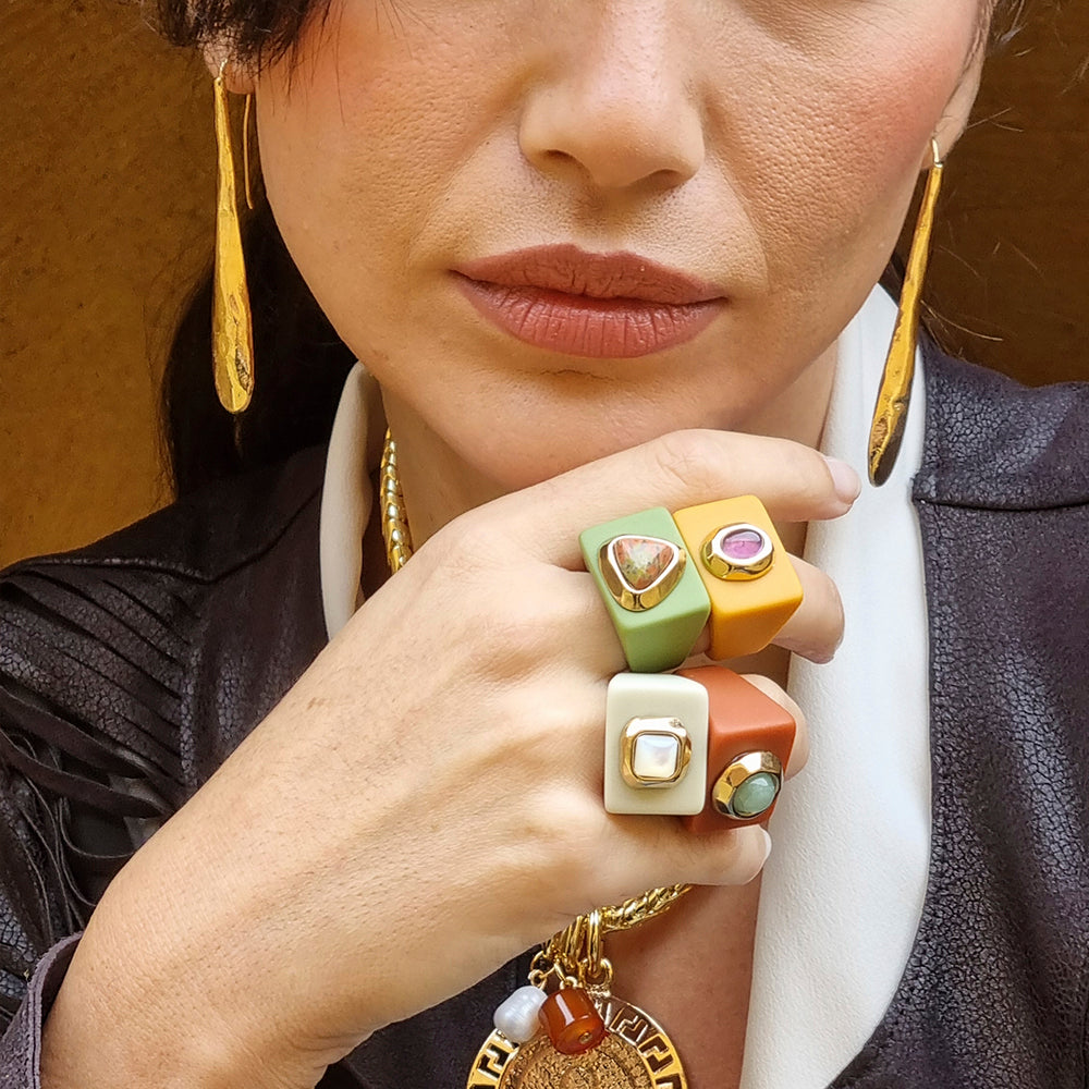 Anillo grande color verde pistacho con unakita-anillo-Émolo