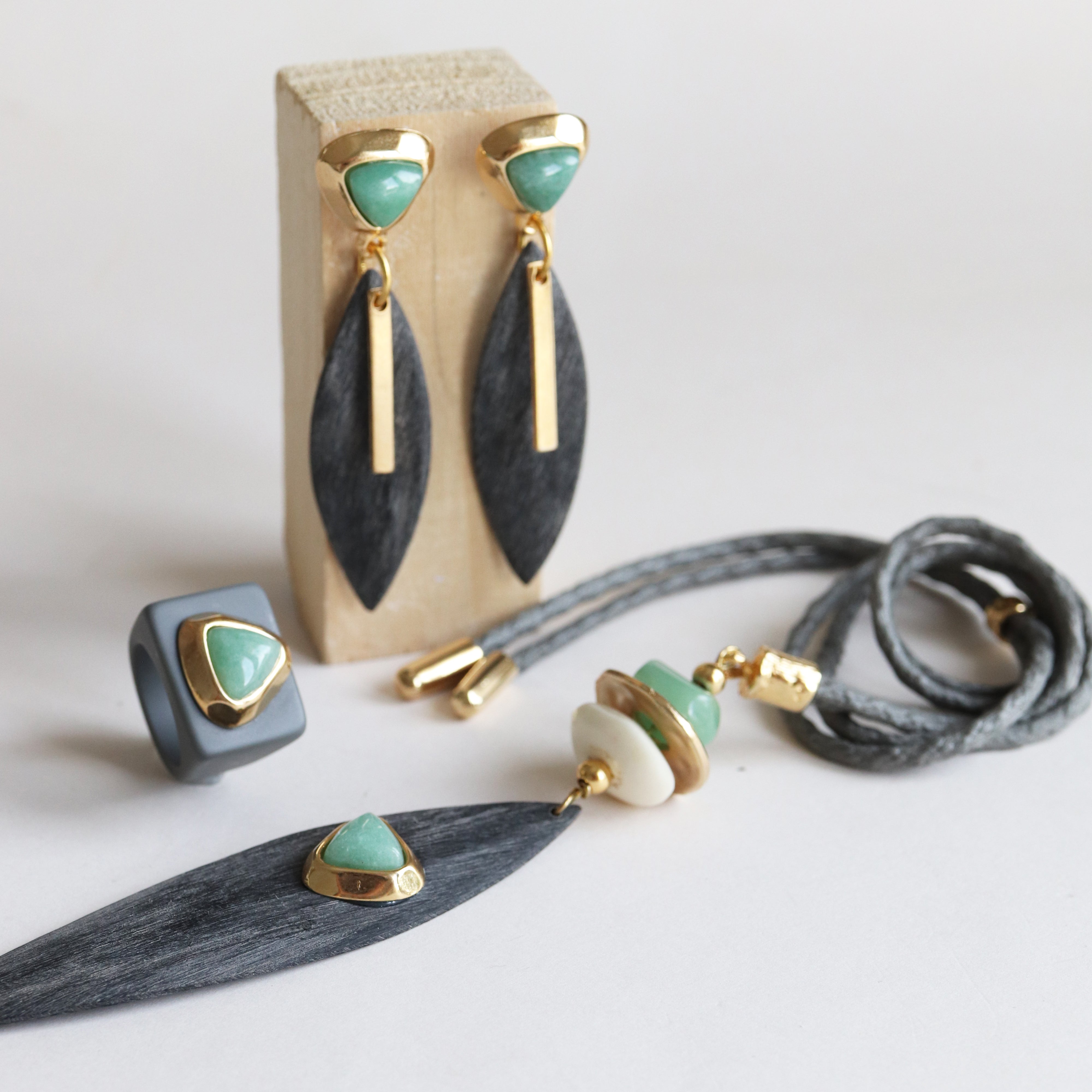 Anillo mujer gris con aventurina SAIRA-anillo-Émolo