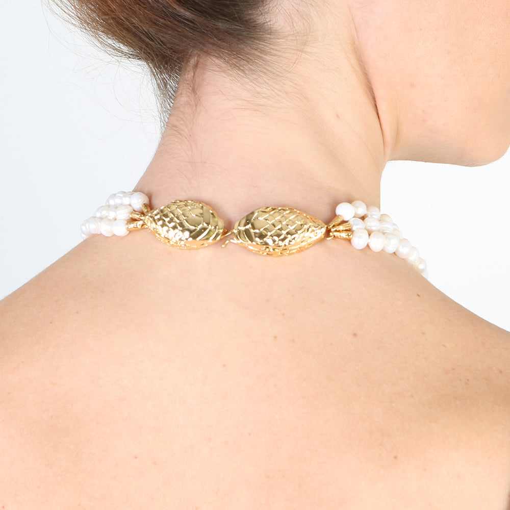 collier de perles avec or