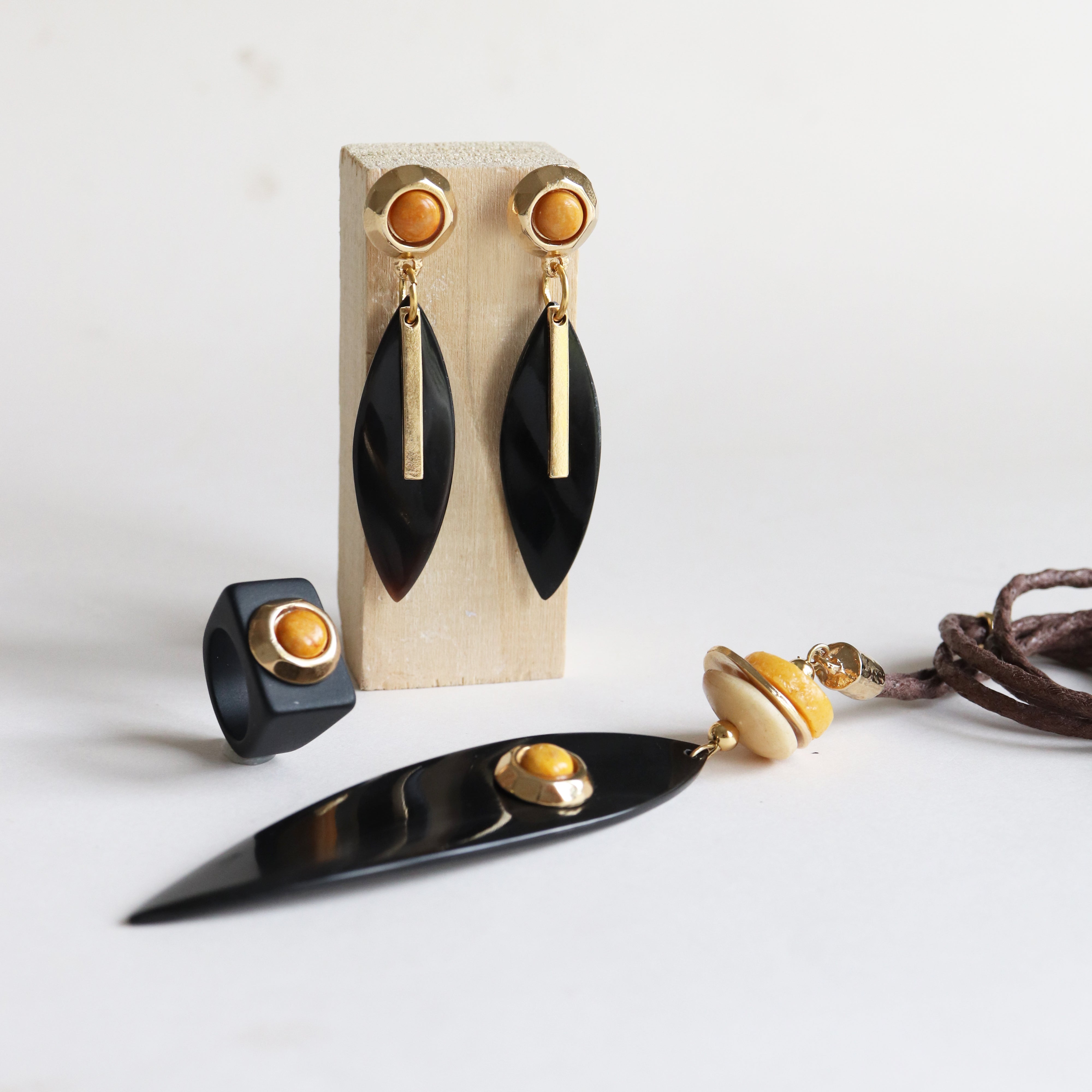 Pendientes SAIRA-collar largo-Émolo