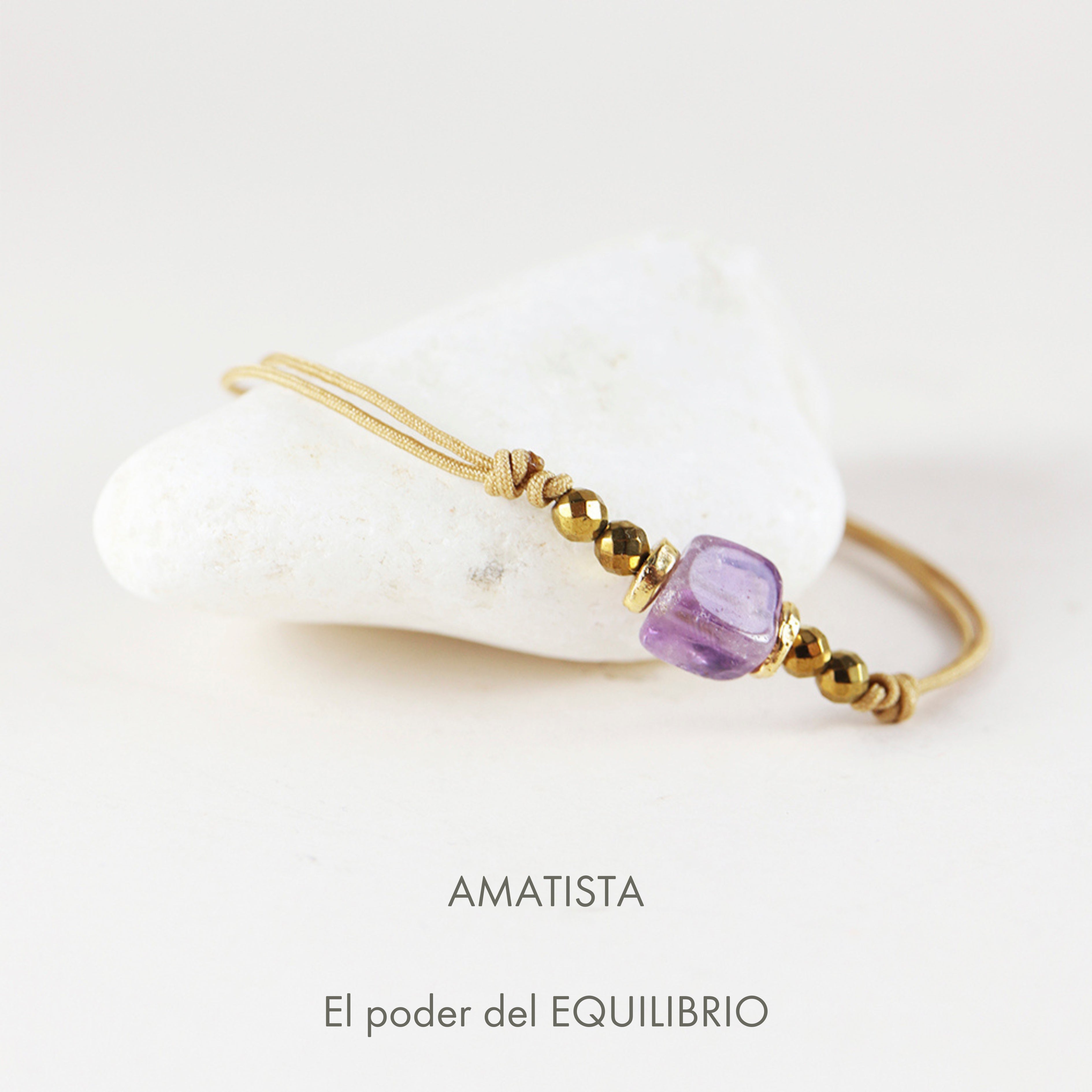 EMOLO AMETHYST ADJUSTABLE BRACELET WITH NATURAL STONES
