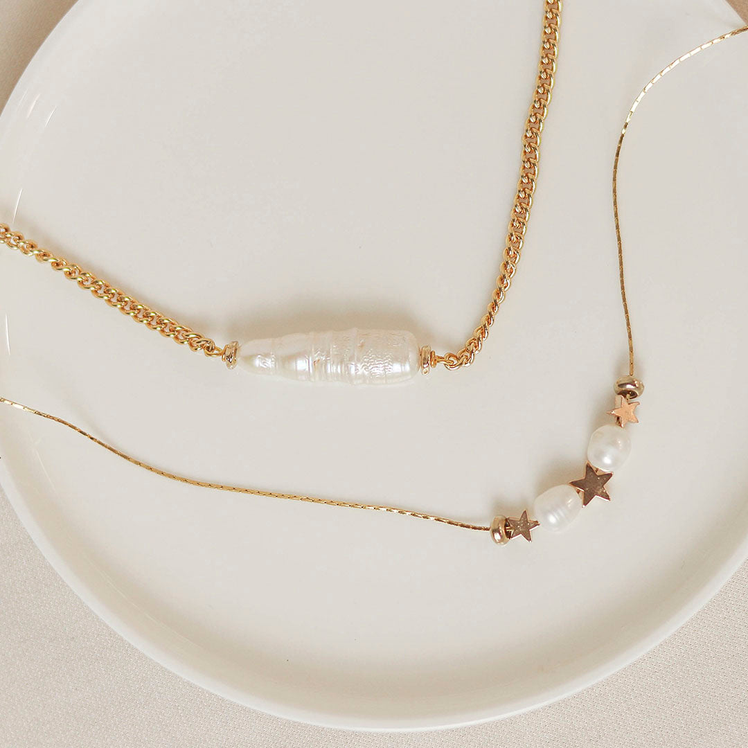 chain necklace with pearls and stars