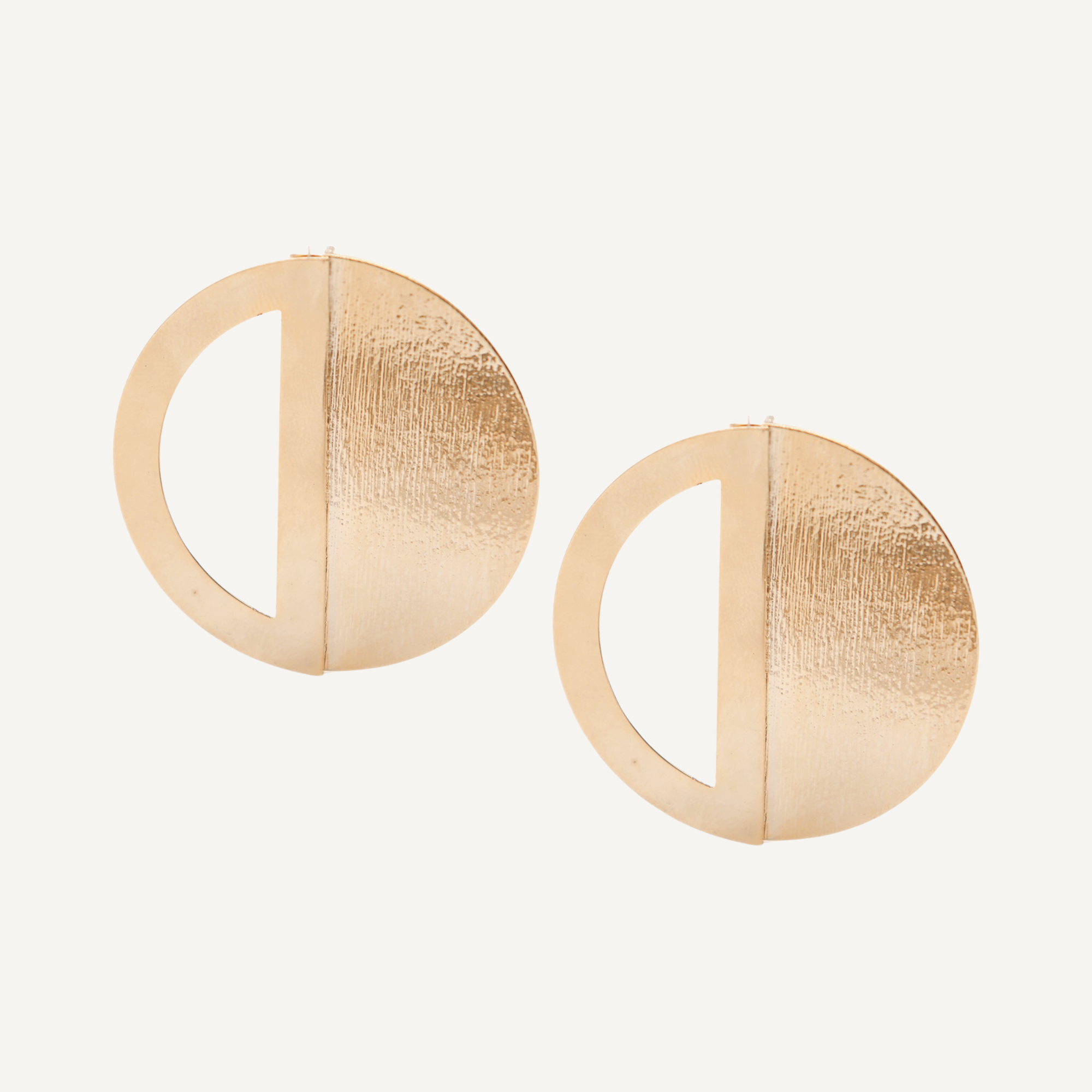 Gold-plated circular snap-closure earrings for women