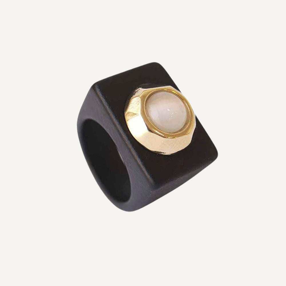 Black ring with cat's eye stone [Black II]