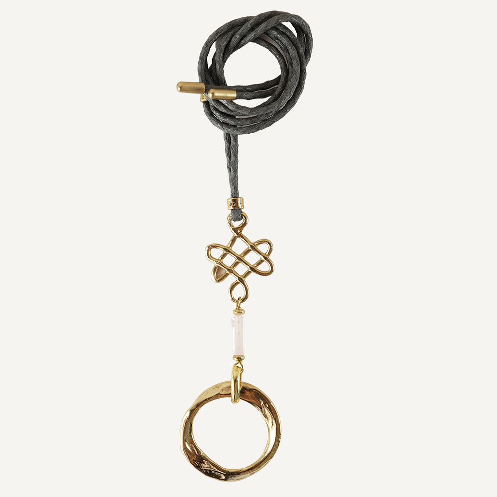 Adjustable necklace for women with natural stone and gold-plated zamak pieces