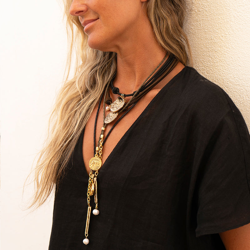 Collar corto cordón encerado calidad premium con moneda dorada para mujer