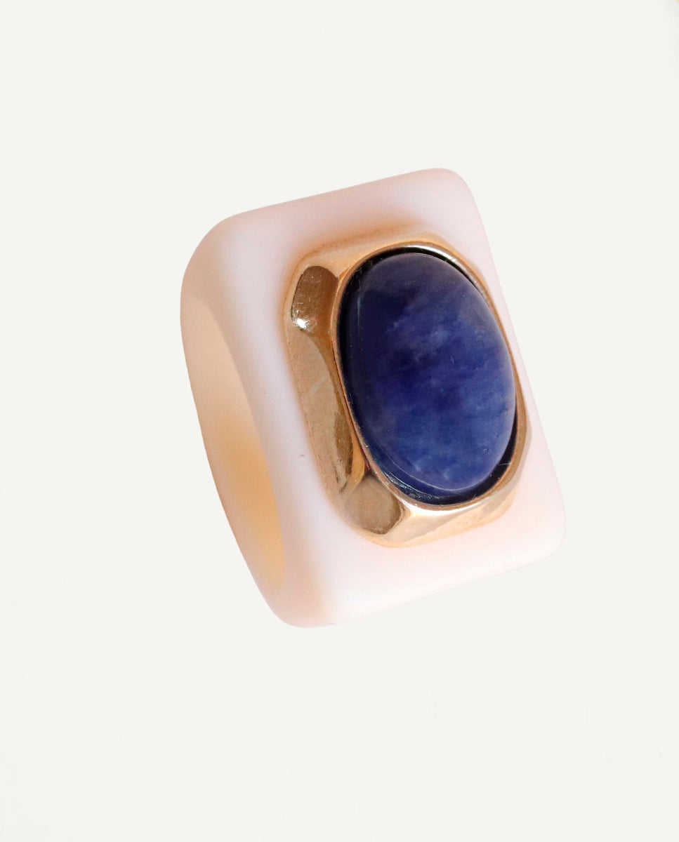 Women's cream ring with apatite