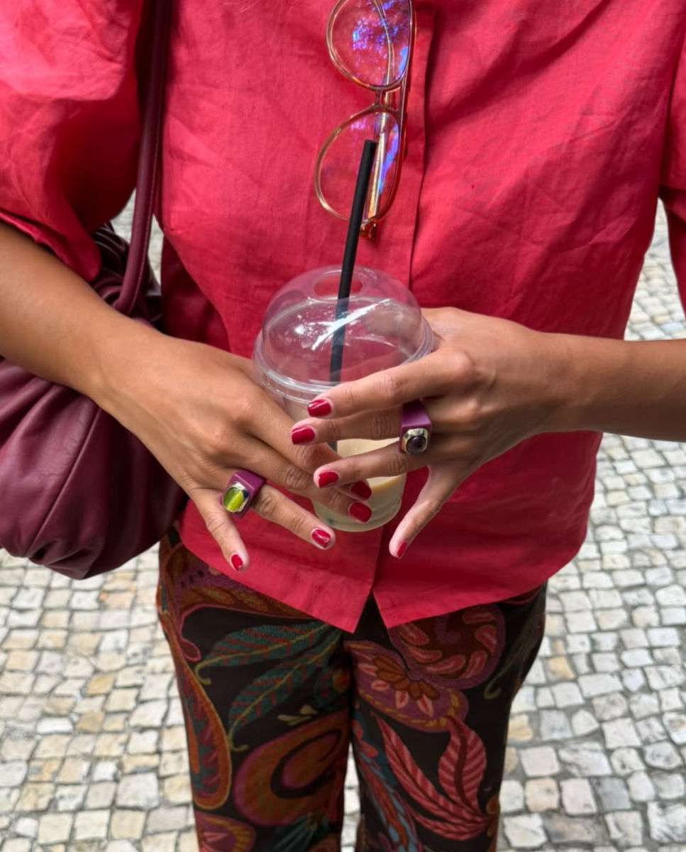Anillo mujer berenjena con granate