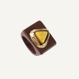 anillo marrón con piedra amazonita color amarillo