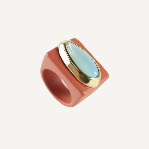 anillo grande con piedra de cuarzo azul