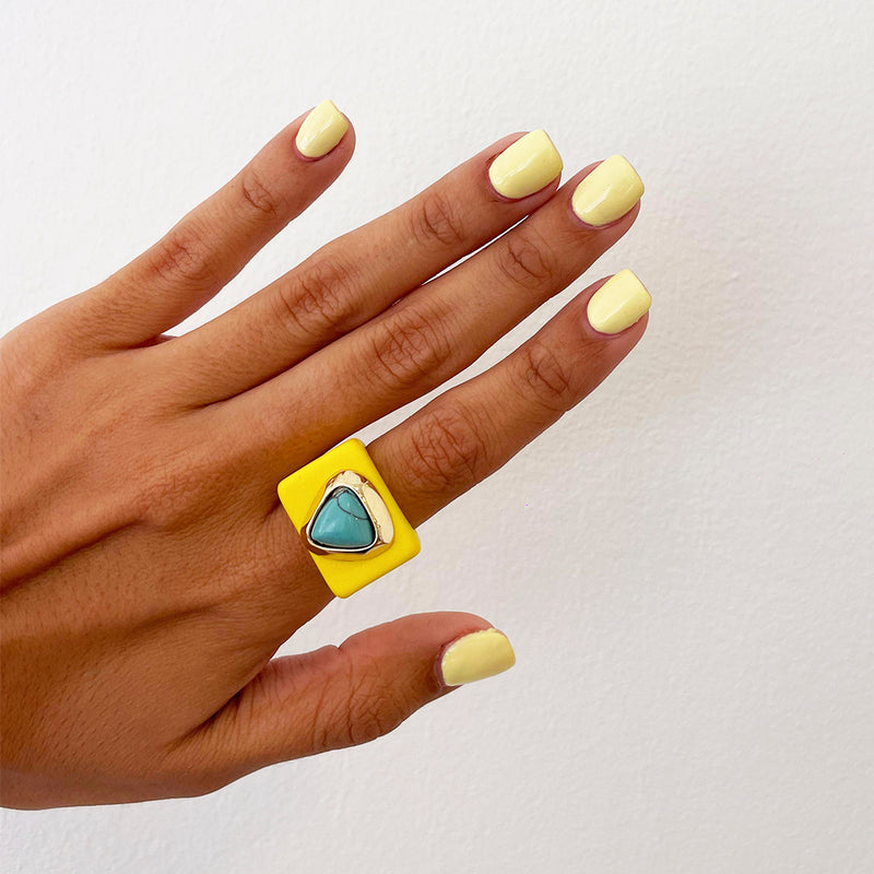 Anillo para mujer amarillo con turquenita