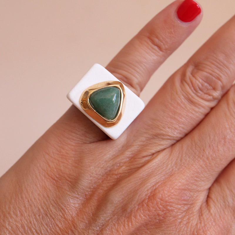 Anillo blanco con Amazonita Verde