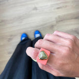 Anillo para mujer color coral unakita