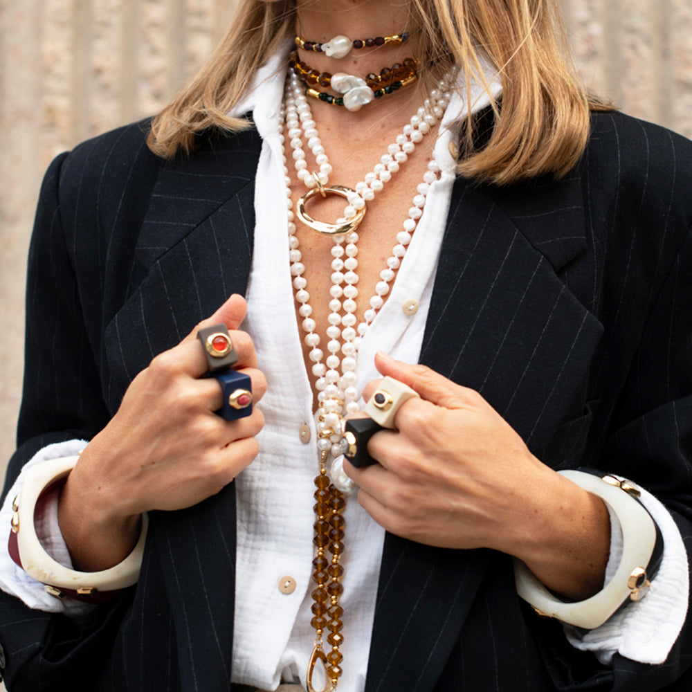 Anillo negro con piedra drusa titanio [Black]