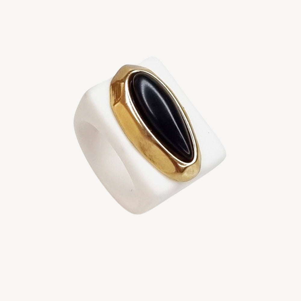 White ring with natural Onyx stone