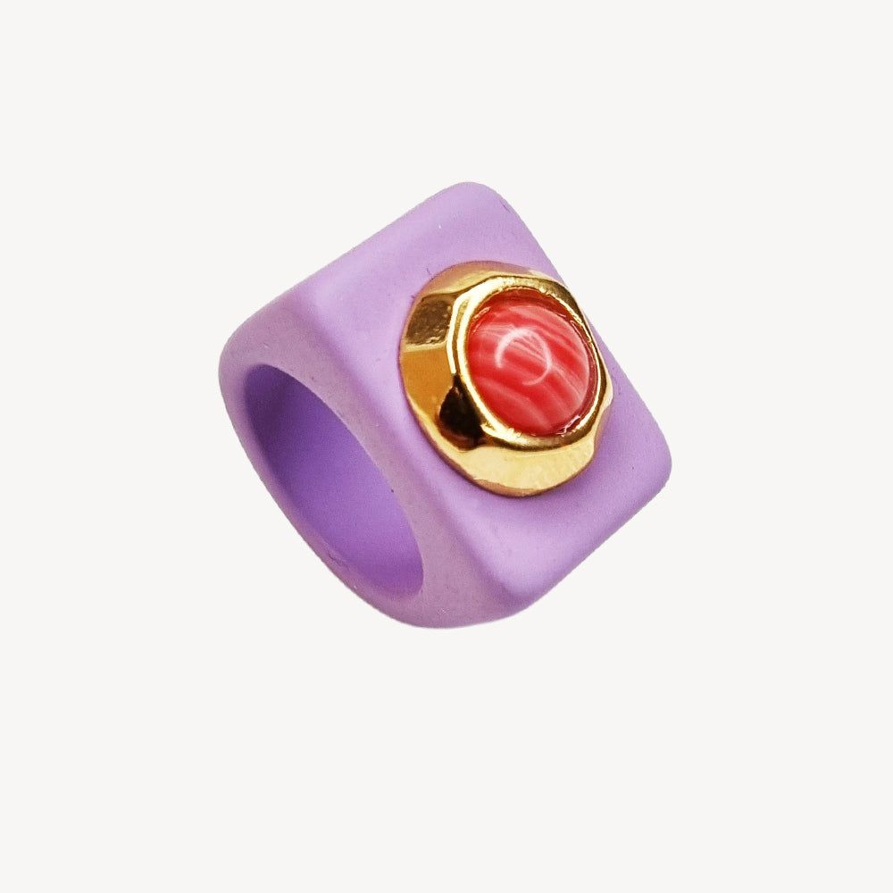 Mauve ring with strawberry veined agate