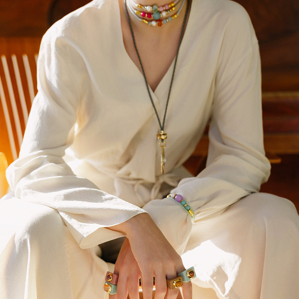 DUÉ BAVARO in natural stones and river pearl, handmade in Spain