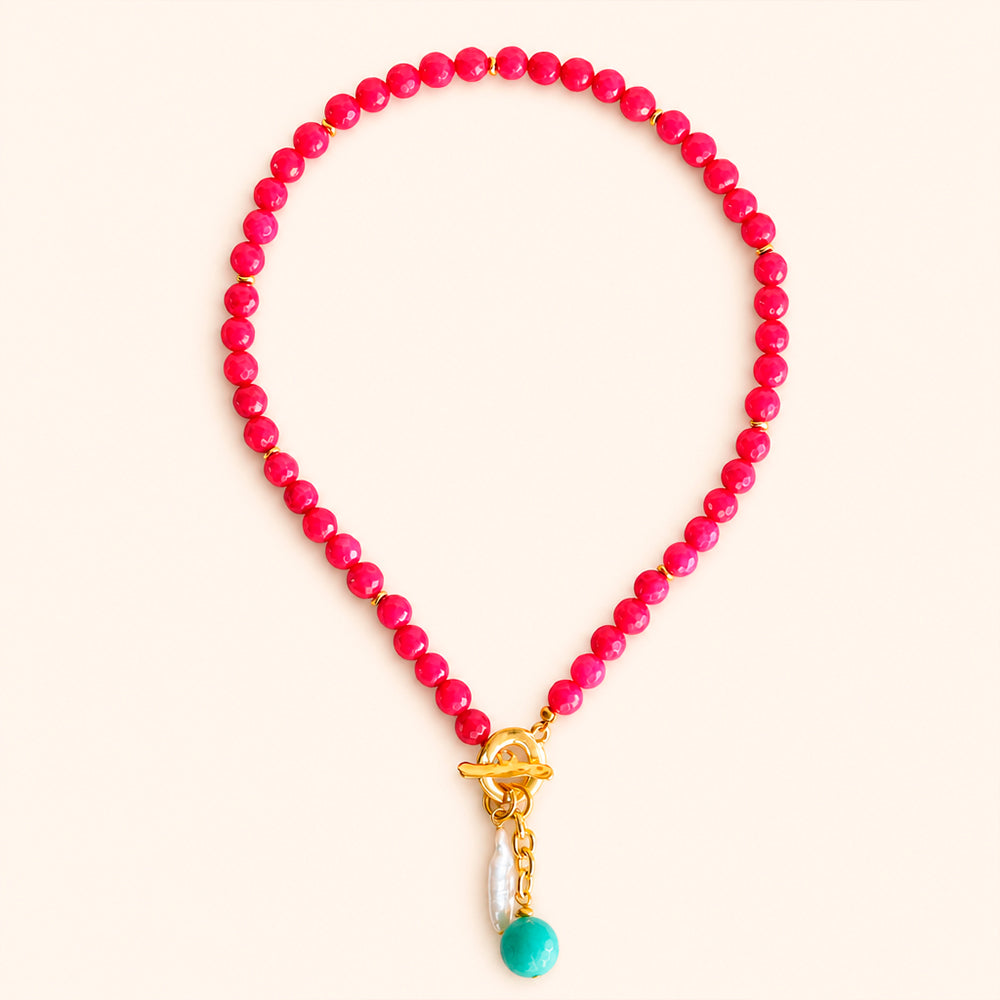Collier court BAVARO fuchsia, avec pierre naturelle et perle, plaqué or, Émolo