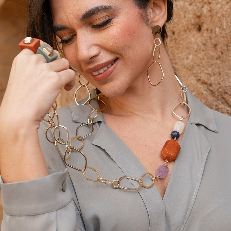 Collar multiposición cadena de latón dorada con piedras naturales 