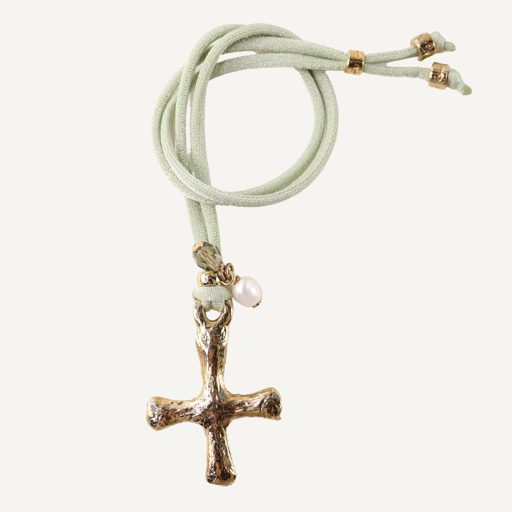 Collar ajustable con seda elástica