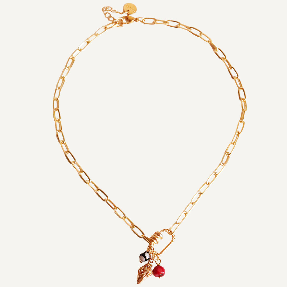 Collar de cadena dorada con colgante de caracola, colección SOMMER — Émolo