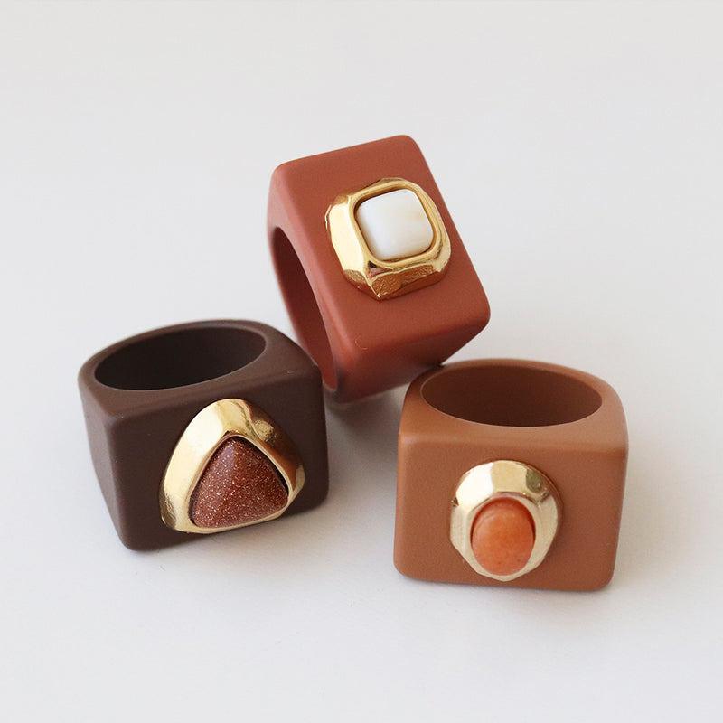 anillos grandes marrones con piedra naturales