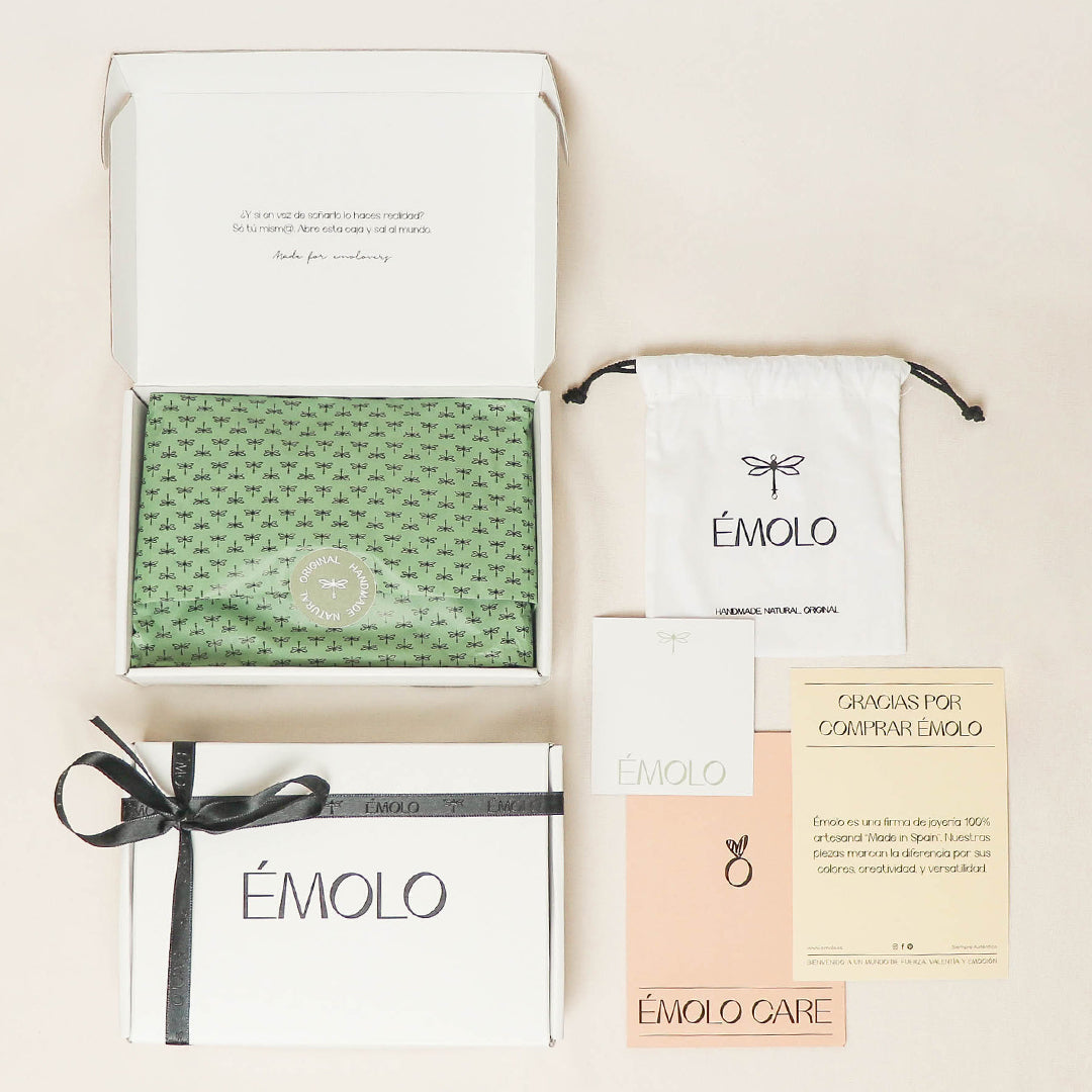 Estuche y packaging de Émolo