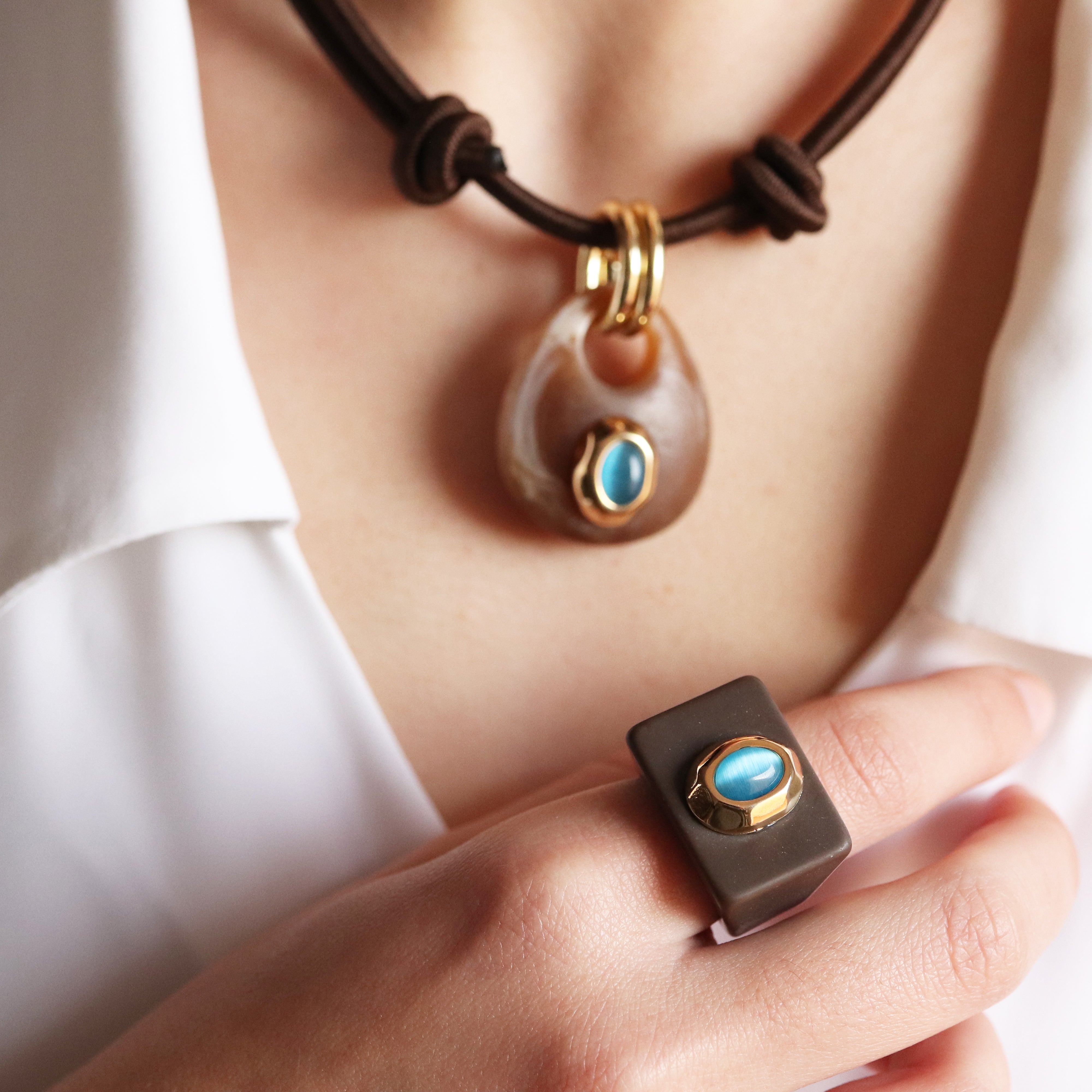 SAIRA MARBLE short necklace