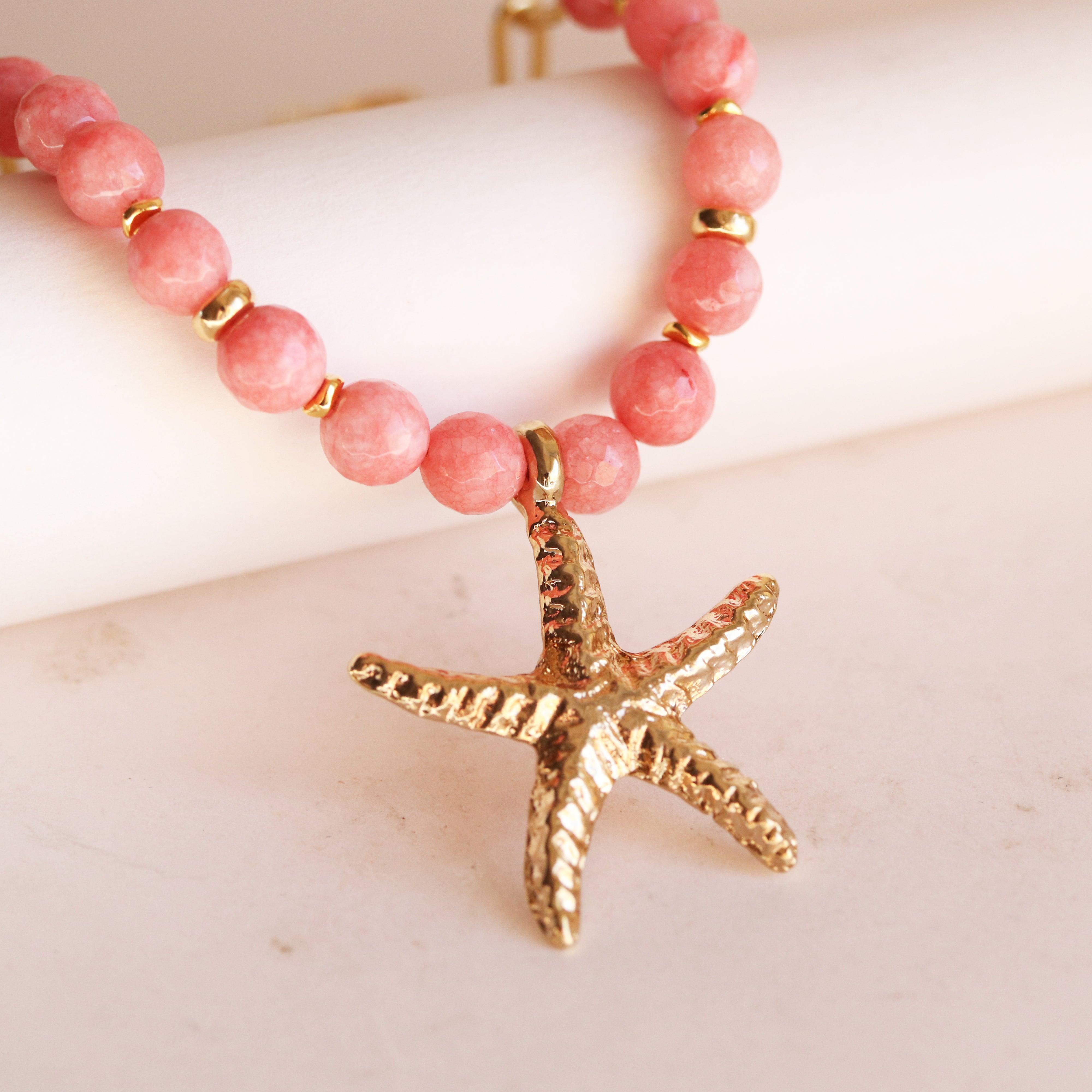Serenity necklace in nude by Émolo, gold-plated pieces and colour detail