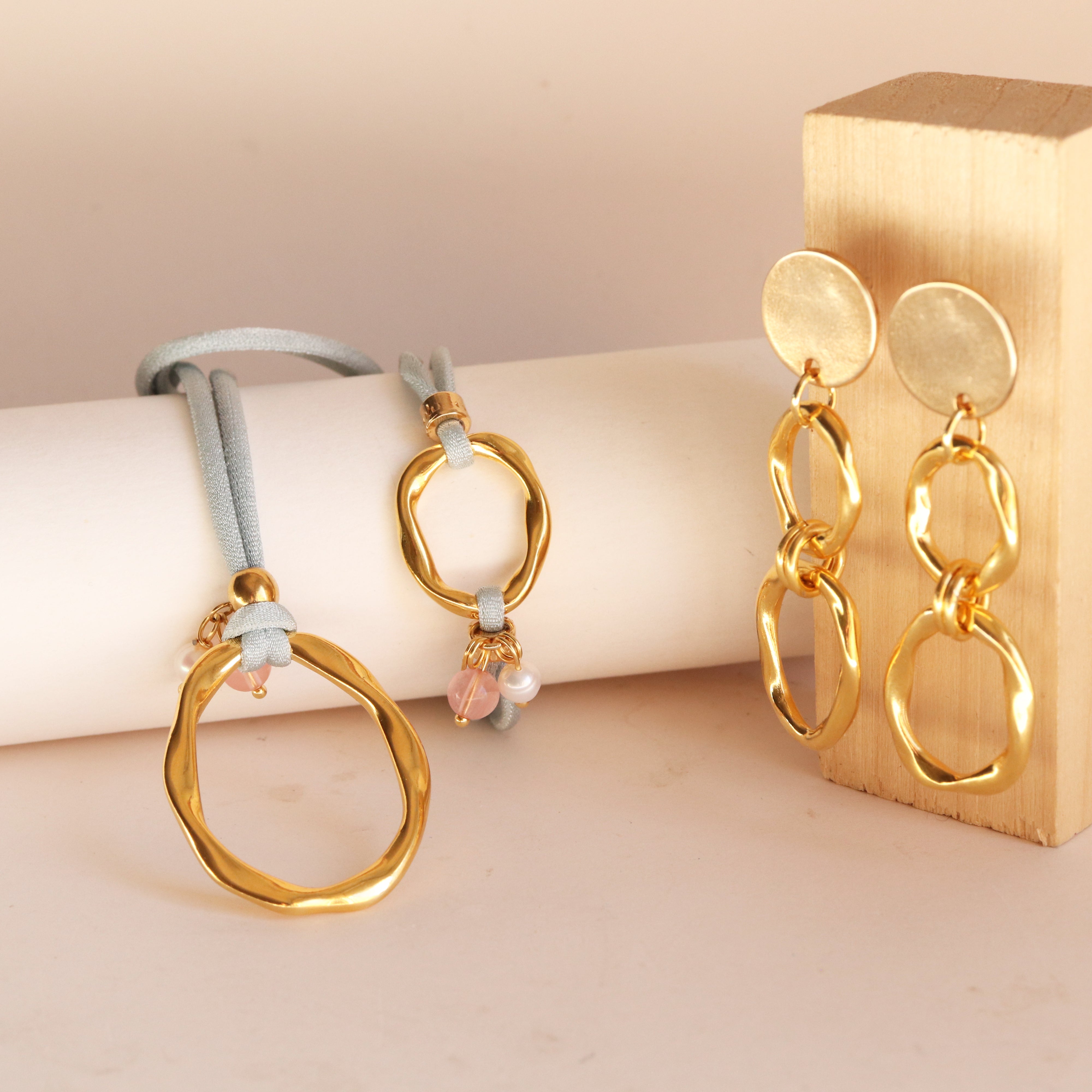 Collar ajustable OVLO con piedras naturales